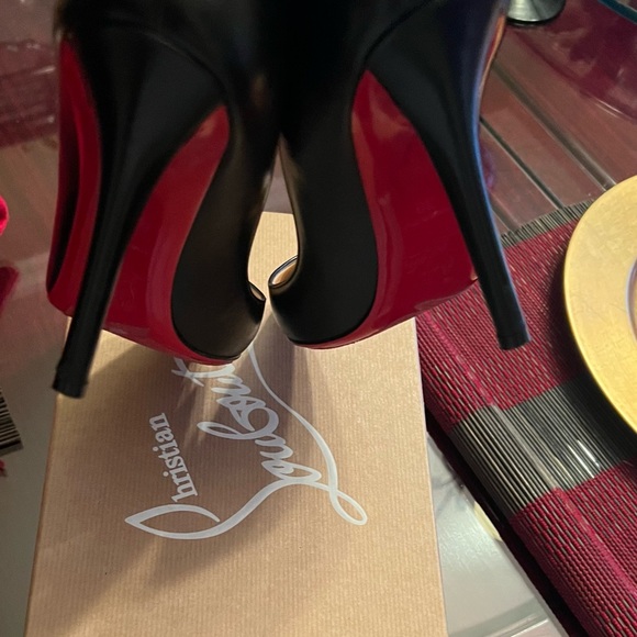 Christian LouBoutin Paris - Picture 2 of 6